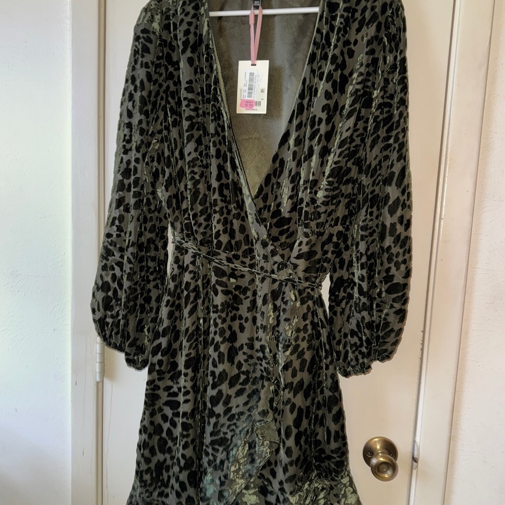 Alex Marie Green Leopard Print Midi Dress